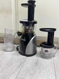 Tribest Slowstar vertical Cold Press Juicer
