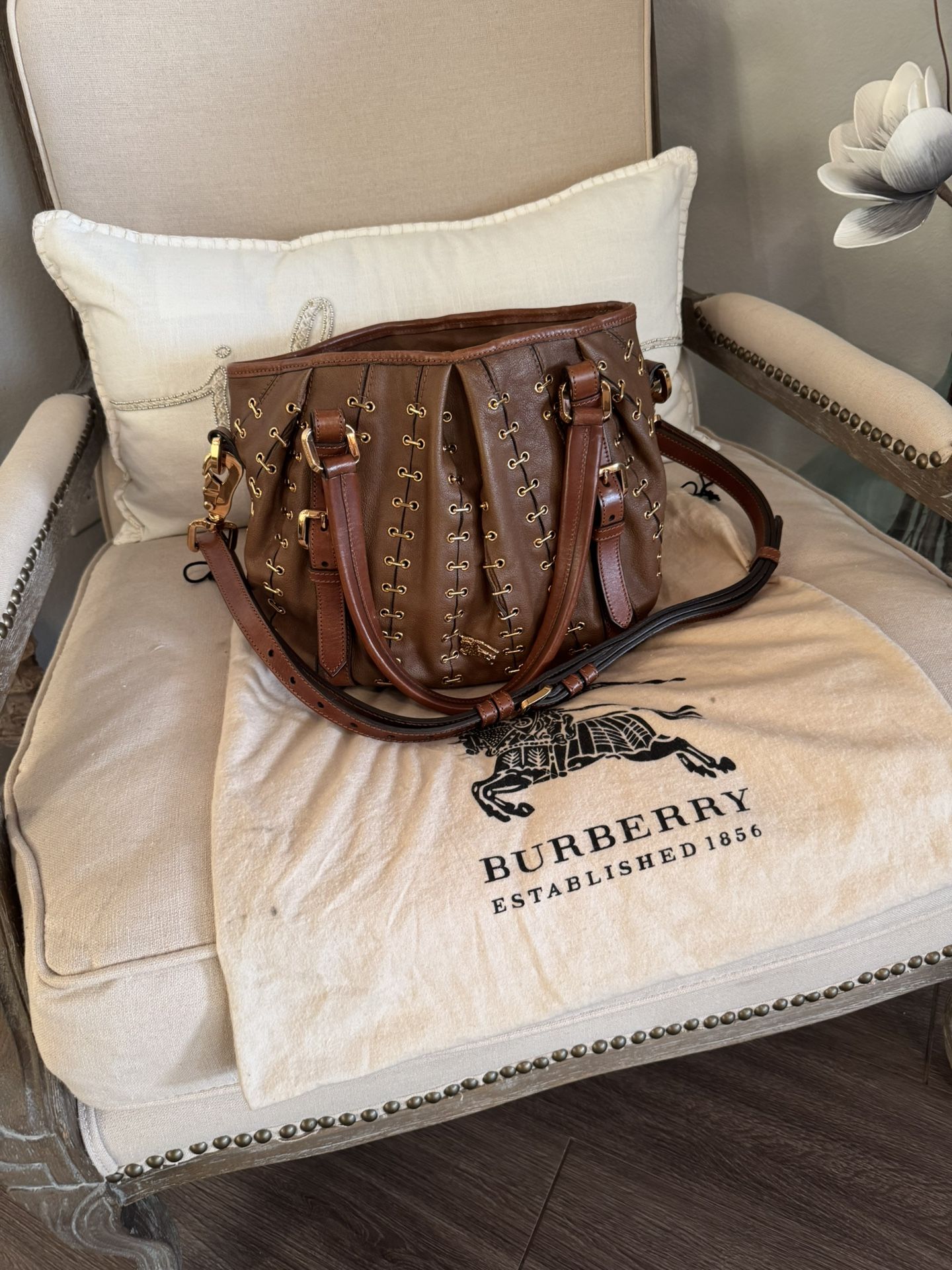 Burberry Shoulder Heavy Duty Bag 💼