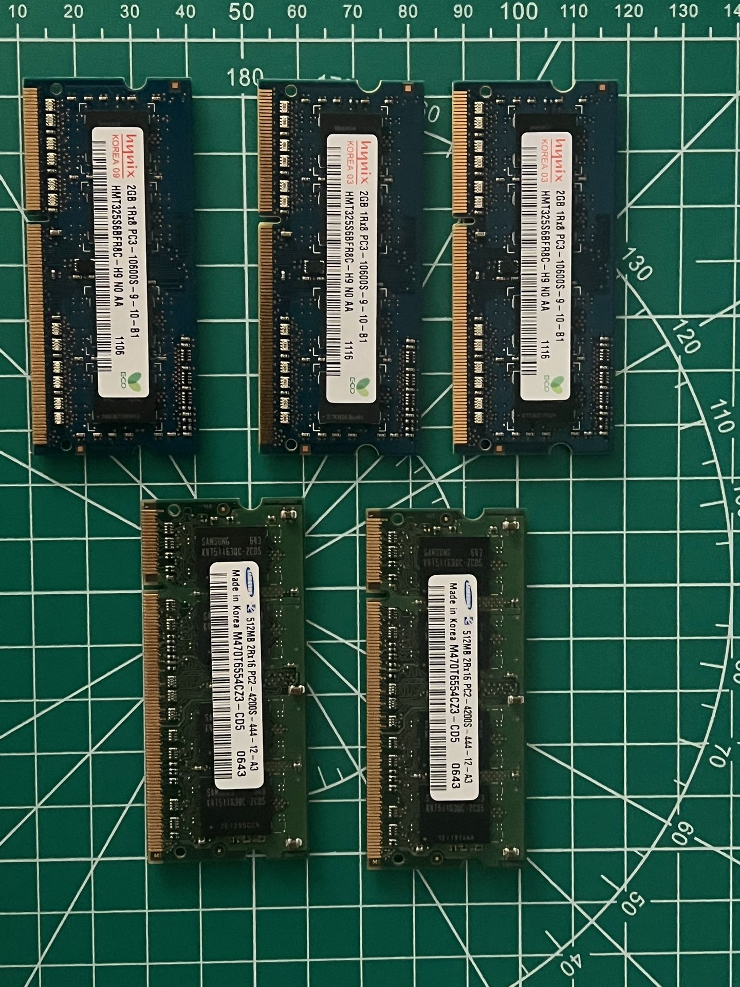 3 Hynix 2GB & 2 Samsung 512 MB Laptop Ram