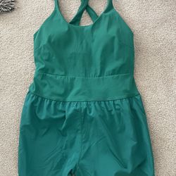 New with tags adorable womens size  large green activewear romper. Avia brand 