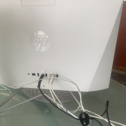 Hp Computer . All In One Desktop w/24" Monitor, Intel Core i3-1115G4, 4GB, 
