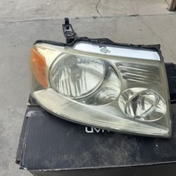 2006 Ford F-150 Headlights 