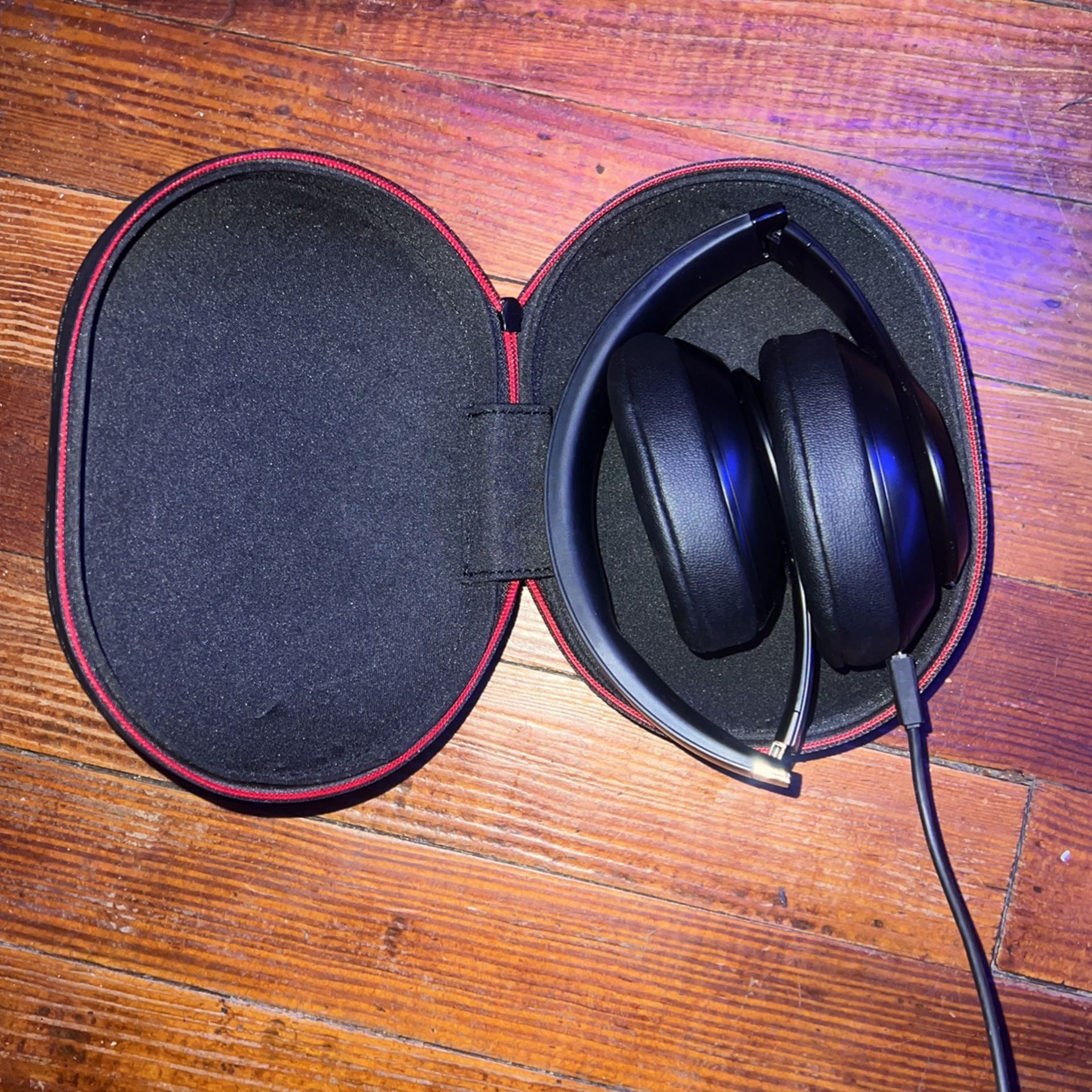 Black Studio 3 Bluetooth Beats