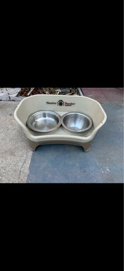 Neater feeder