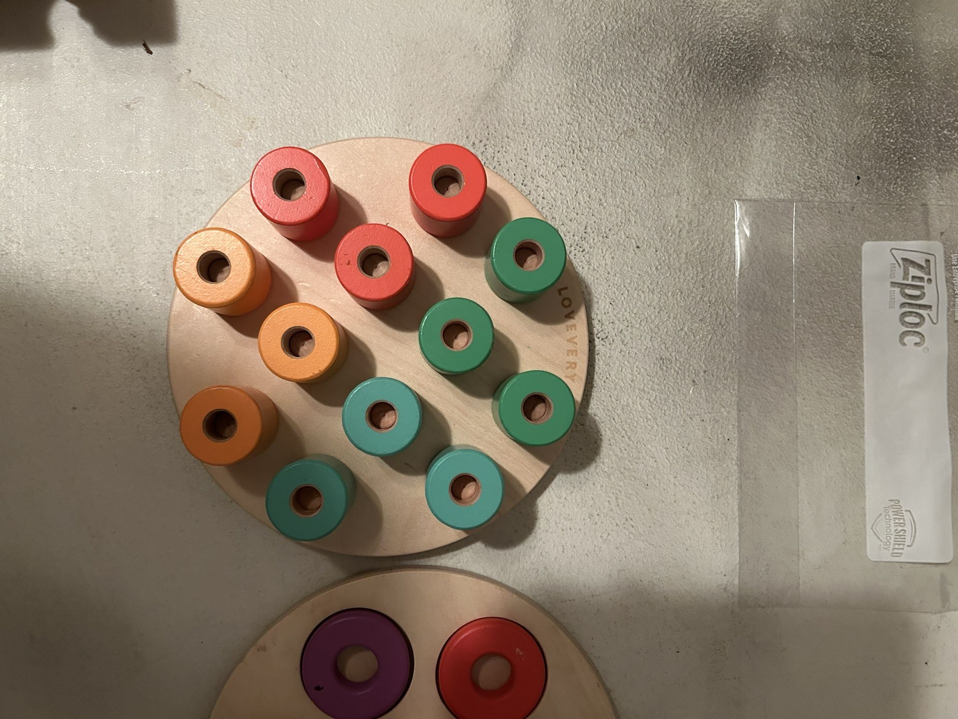 Lovery Stacking Pegboard & Flexible Stacker 