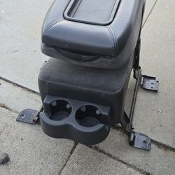 99 06 Silverado/Sierra Center Console Jumpseat