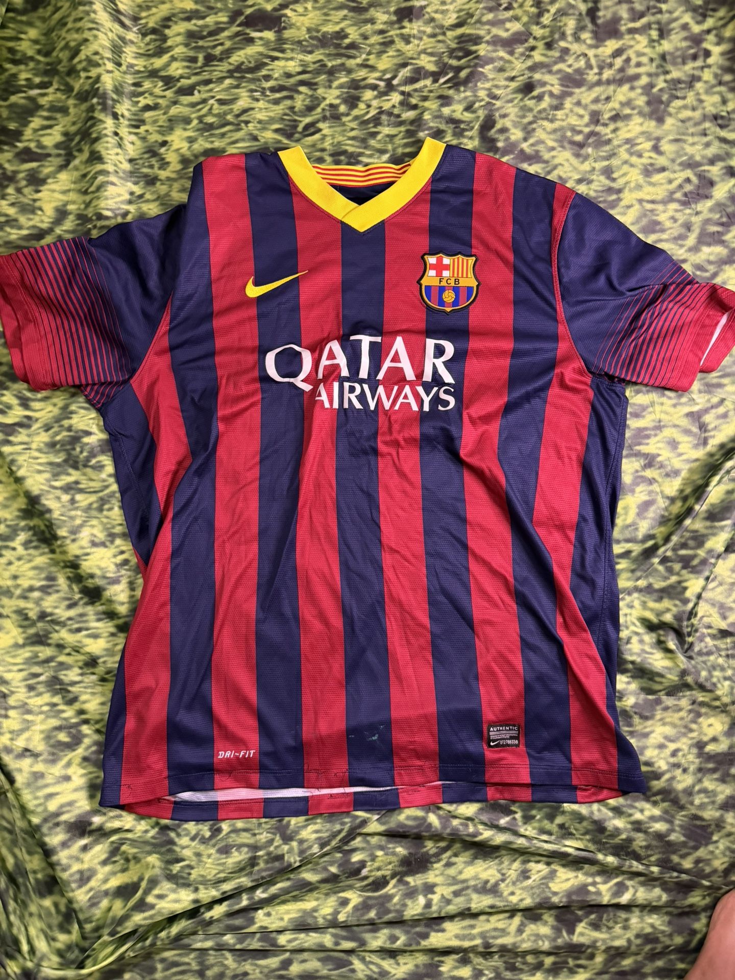 FC Barcelona Qatar Airways Soccer Jersey size xl