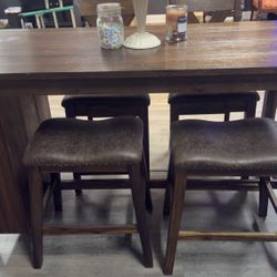 Dining Table  & Chairs 