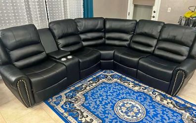 New Recliner Sectional Couch! Free Delivery 🚚!