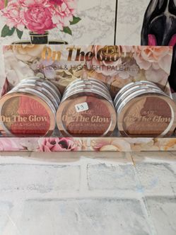 Amuse On The Glow 3 Blush & Highlight Palettes