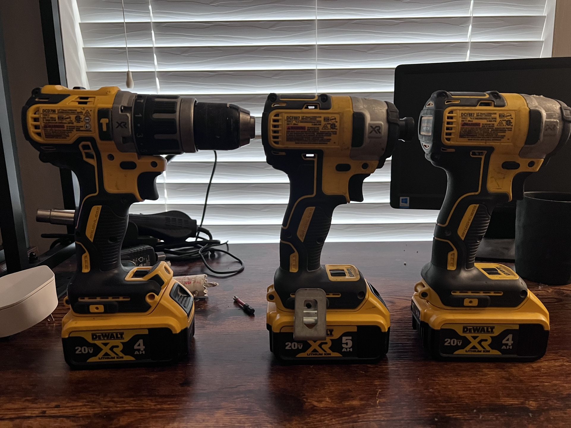 DEWALT Hammer Drill x1 Impact Driver x2 with 3 Batteries COMBO