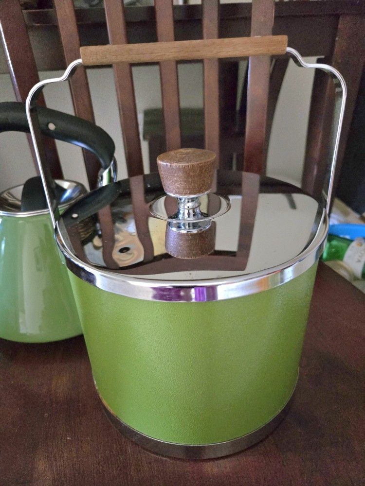 KROMEX - VINTAGE MCM Ice Bucket, Avocado Green w Chrome & Wood Hardware