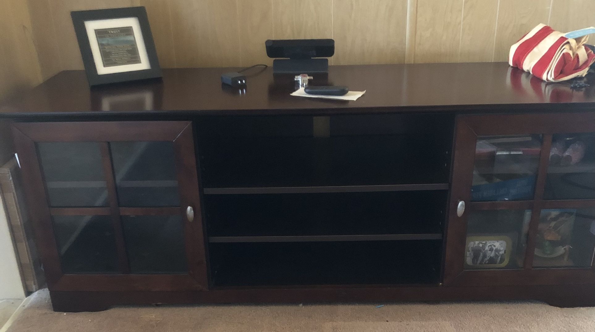 TV Stand/Entertainment Center 