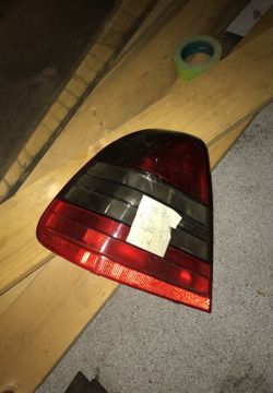 1999 2000 2001 2002 mercedes benz c class taillight