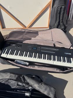 Alesis QS8 88-Key Synthesizer Keyboard