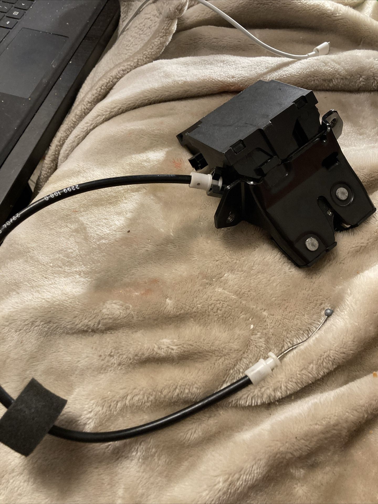 2001-2008 Mercedes Benz Trunk Latch