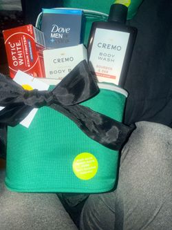 Gift basket / lunch bag for me hygiene products