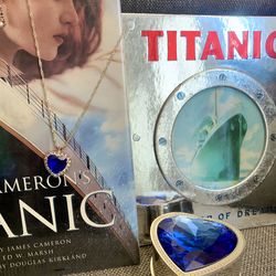 🚢 Titanic Collectibles for Sale – Unique Movie & Book Bundle! 💙