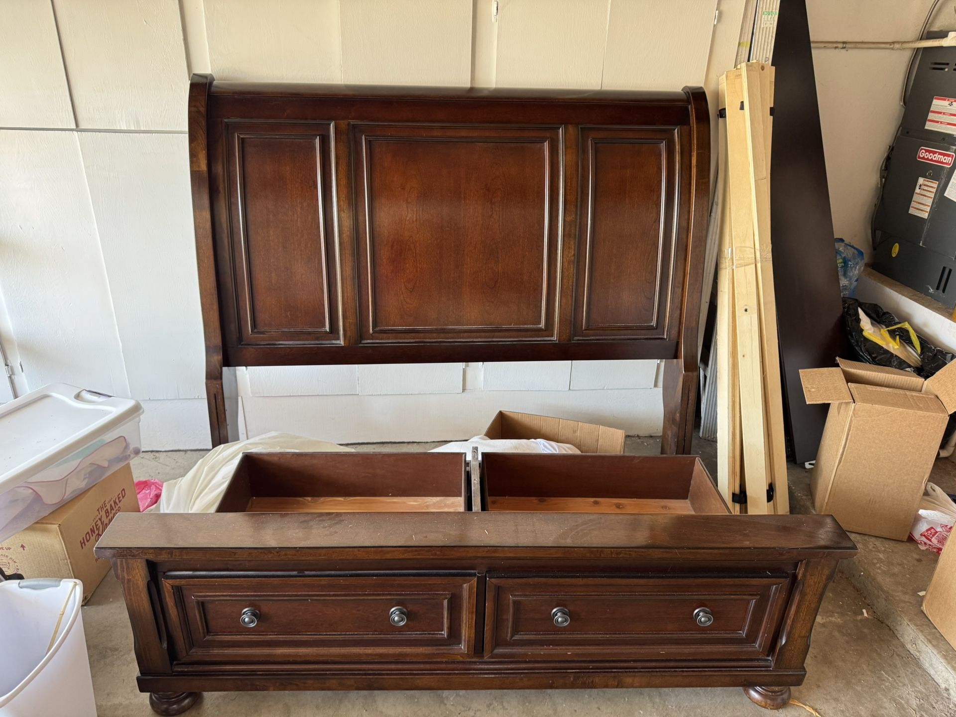 Sleigh Bed With Storage