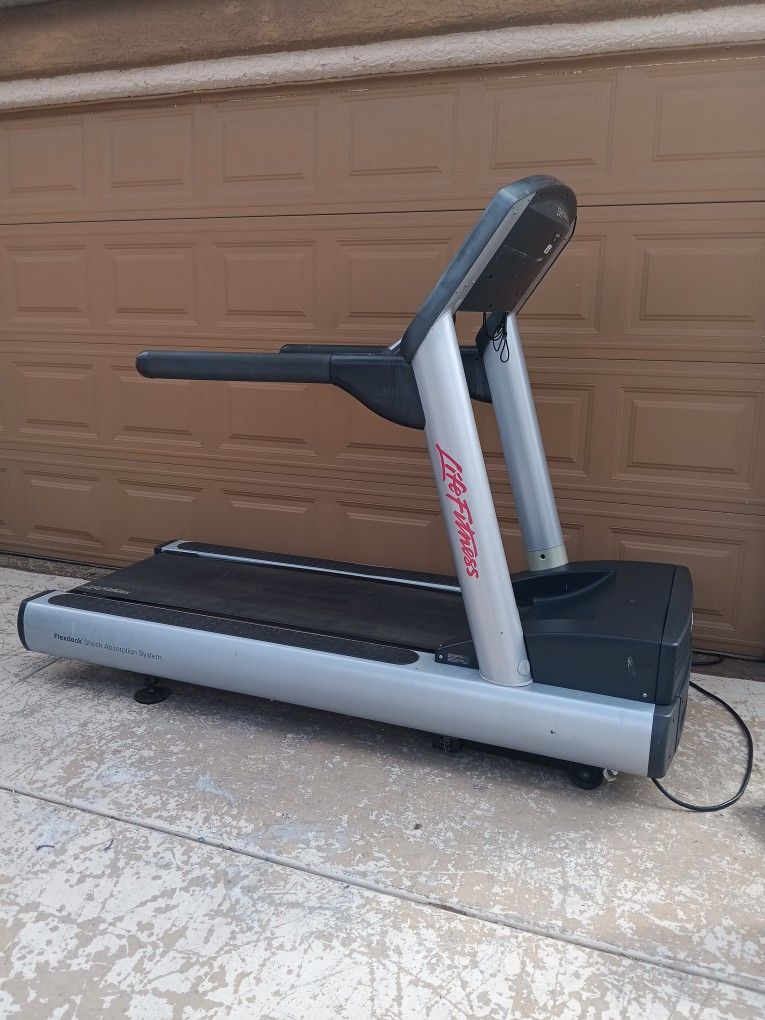 Life Fitness Treadmill