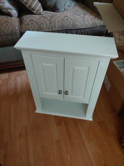 Washroom cabinet