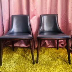 2 Romano W SoHoConcept Chairs