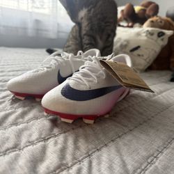 Nike Mercurial Vapor 16 Academy (M:7.5)