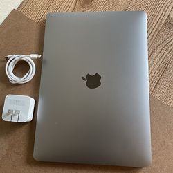 MacBook Air 13 (M1 processor/ Latest OS 26 Updated) 8GB Memory Good Laptop (98% Battery )