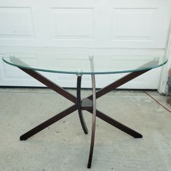 Half Moon Table In Excellent Condition 