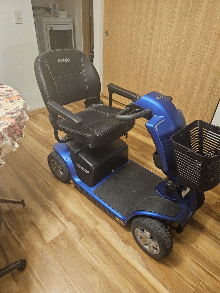 SCOOTER with Lots Of Extras