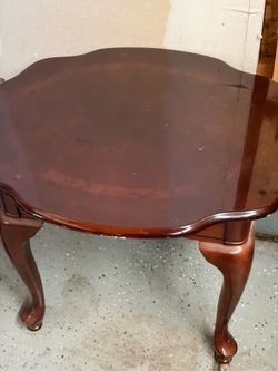 Corner  table