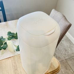 Diaper genie 