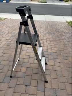 Gorilla 3-Step Aluminum Step Stool Ladder