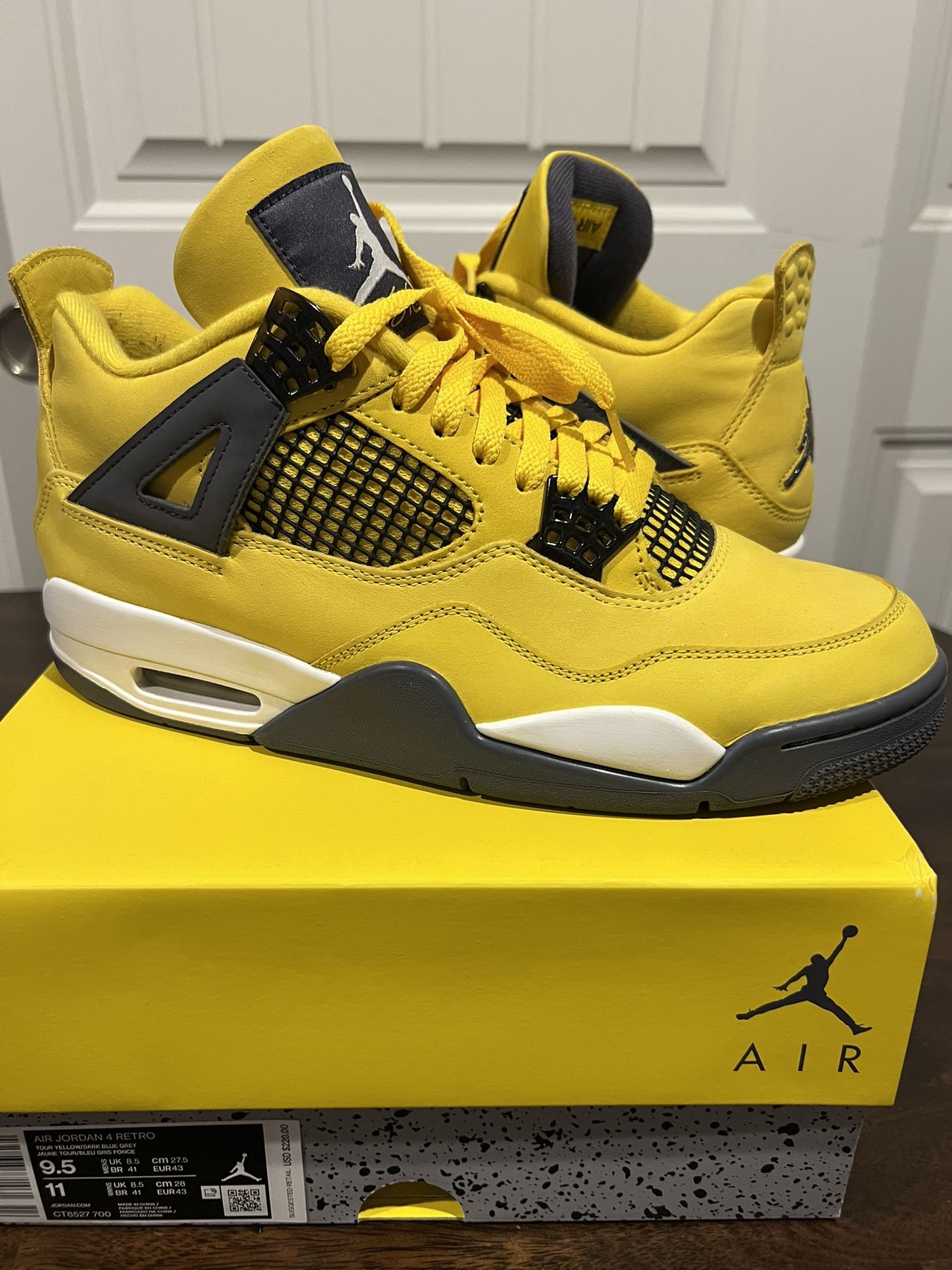 Nike Air Jordan 4 Retro Lightning