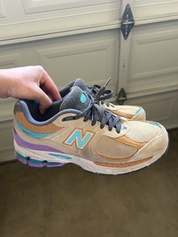 New Balance 2002R Sneakers Size 9.5 Men