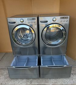 LG washer and dryer laundry set