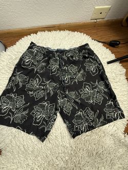 Tommy Hilfiger black and white floral pattern swim trunks XL on tag Smoke free home  In very good condition