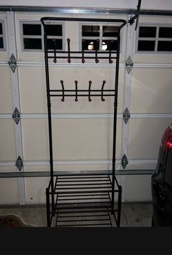 Standing hanger rack