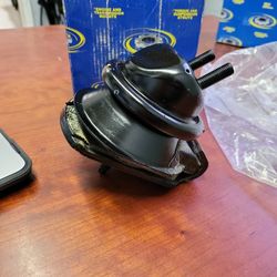 Engine Mount Infiniti/Nissan