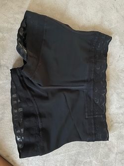 Spandex shorts / butt lifter
