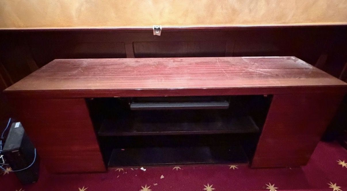 Solid wood computer desk
