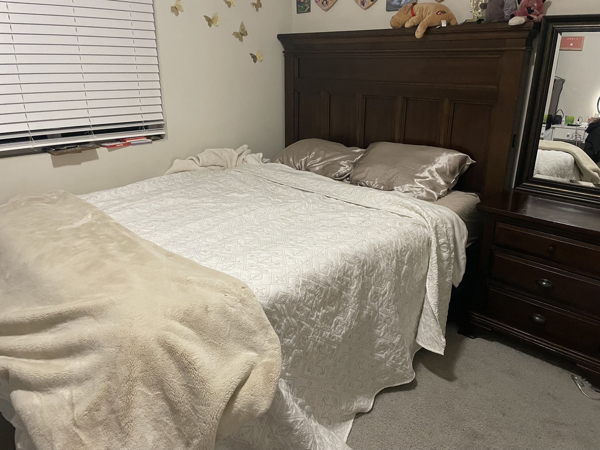 Queen Bedroom Set