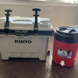 Igloo Cooler And Jug 