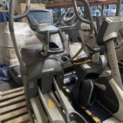 OCTANE Pro 4700 Commercial Elliptical W Warranty & Free Delivery In Pristine Condition 