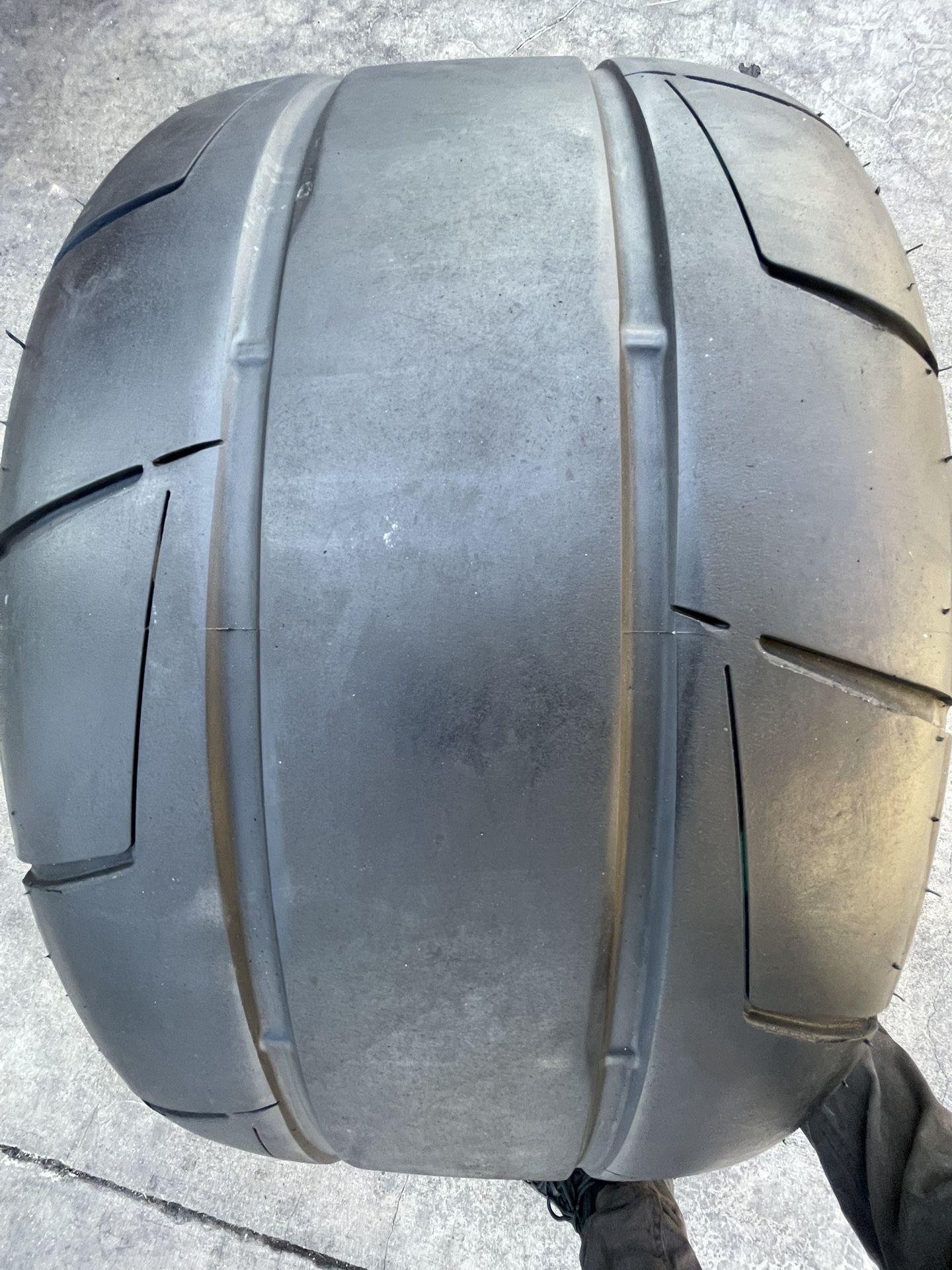( 1 ) PCS NITTO NTOSR 285/40/18
