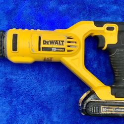 Dewalt DCE531 Cordless Pencil Vibrator Tool 20v Max Lithium Ion Handheld Lightweight Li-ion Concrete Residential Industrial Job site Air Bubbles