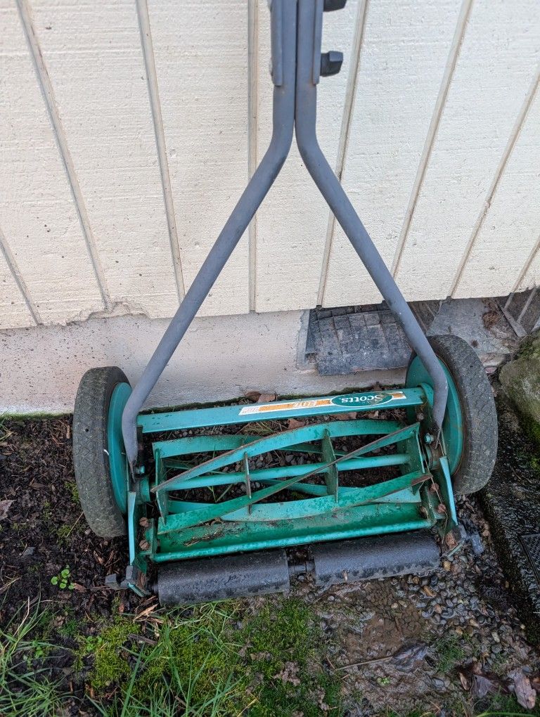 Hand Lawn Mower