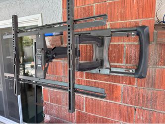 TV wall mount for 55-65” television