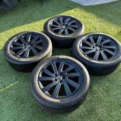 Land Rover Discovery Sport 21” inch Wheels and Tires