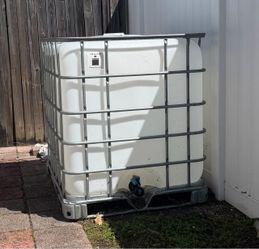Water container